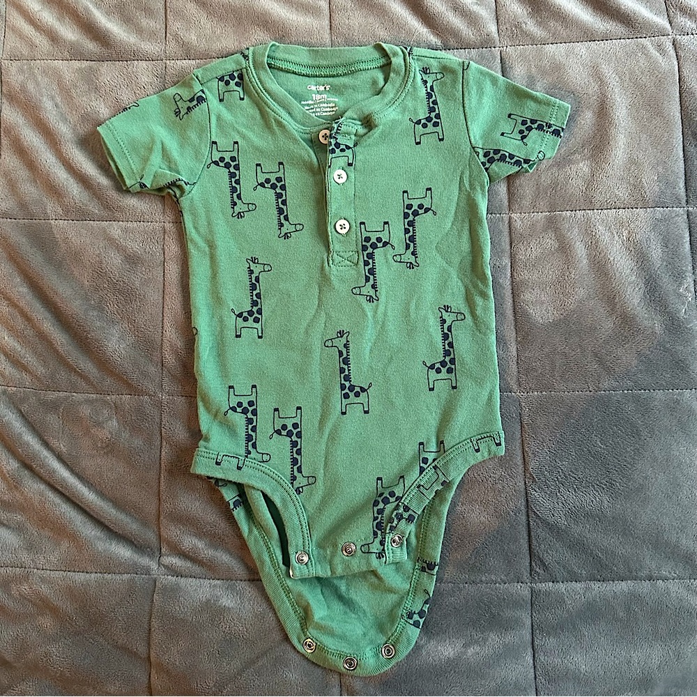 Carter’s - Short Sleeved Onesie - Green - Sz: 18M